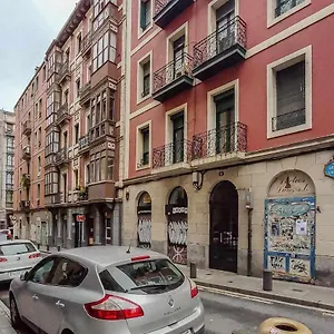 https://apartamento-estiloso-en-zona-vieja-by-urban-hosts.bilbaohotelsspain.com
